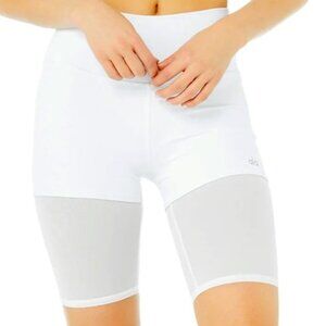 9" High-Waist Lavish Short